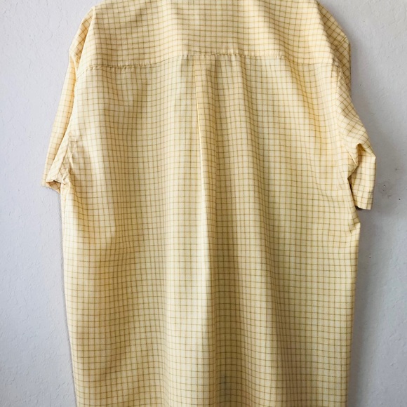 Van Heusen plaid used short sleeve shirt - Picture 2 of 3